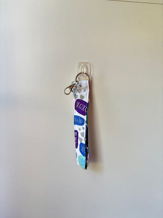 Chat bubble wristlet